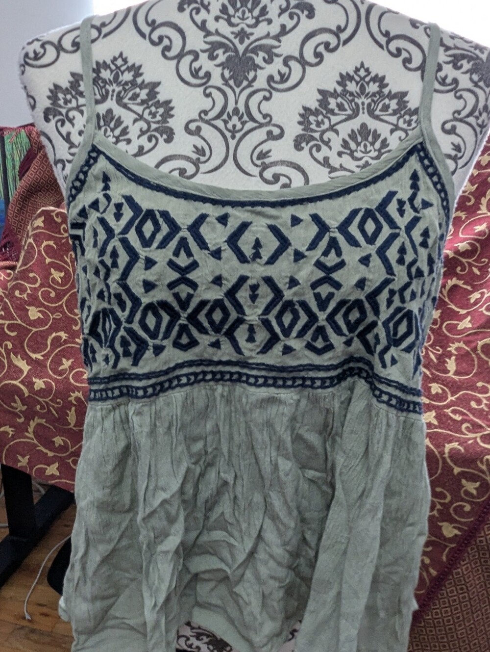 Sim & Sam NWT Tank